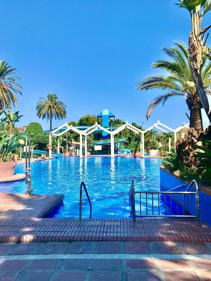 Benal beach suite, estudio con parque acuático y vistas al mar. Benalmádena España