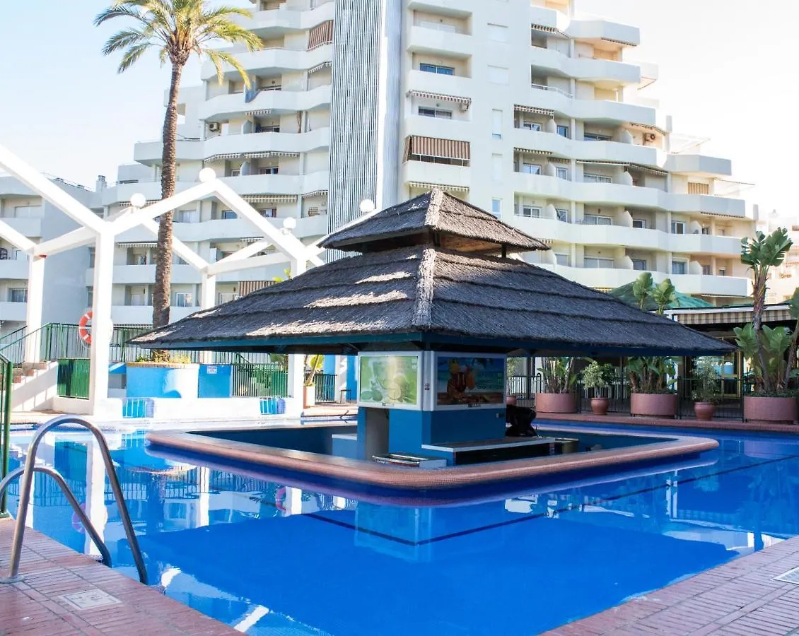 Benal beach suite, estudio con parque acuático y vistas al mar. Benalmádena España