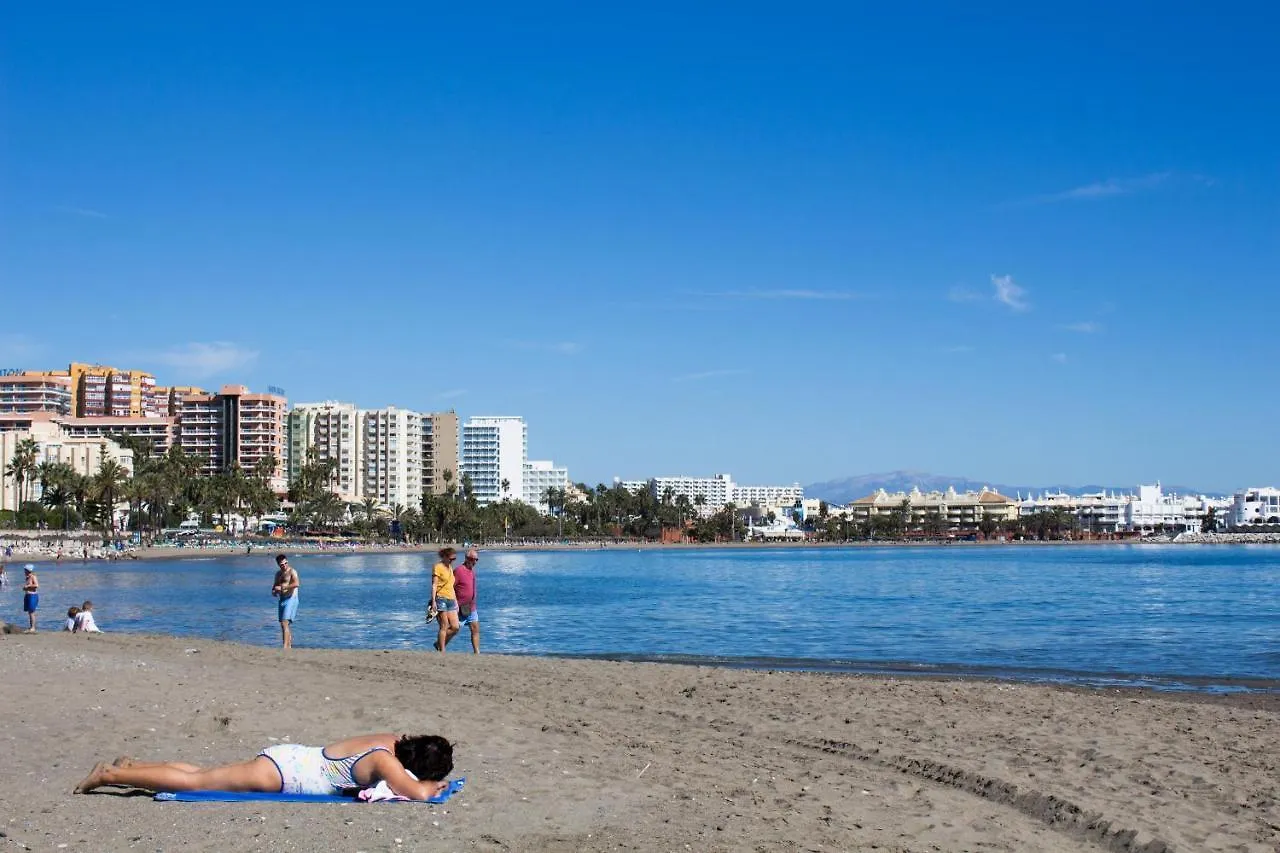 Benal beach suite, estudio con parque acuático y vistas al mar. Benalmádena
