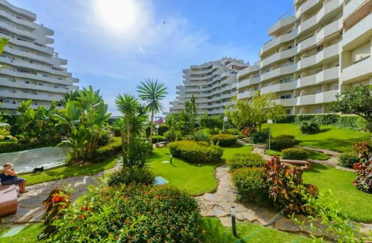 Benal beach suite, estudio con parque acuático y vistas al mar. Benalmádena
