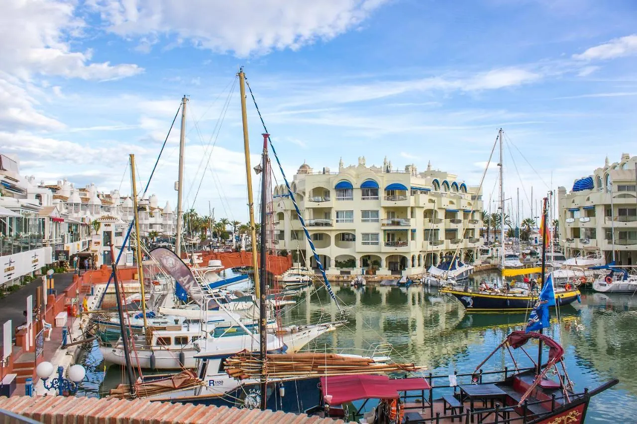 Apartamento Benal beach suite, estudio con parque acuático y vistas al mar. Benalmádena