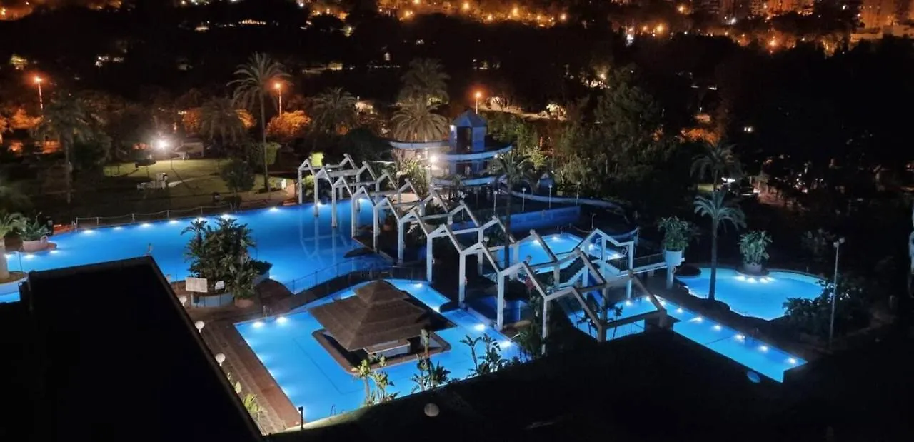 Benal beach suite, estudio con parque acuático y vistas al mar. Benalmádena