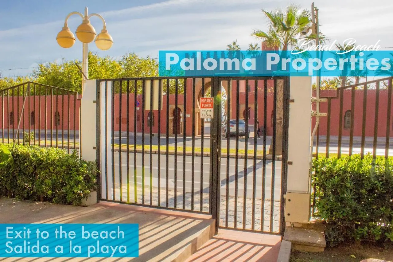 Apartamento Benal beach suite, estudio con parque acuático y vistas al mar. Benalmádena