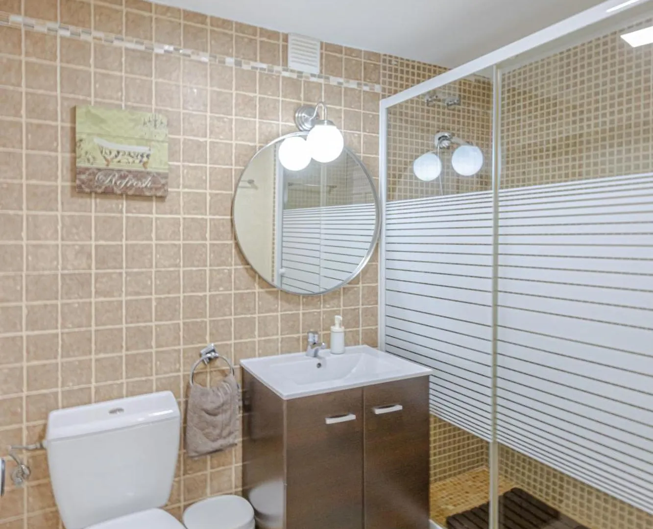 Apartamento Benal beach suite, estudio con parque acuático y vistas al mar. Benalmádena España