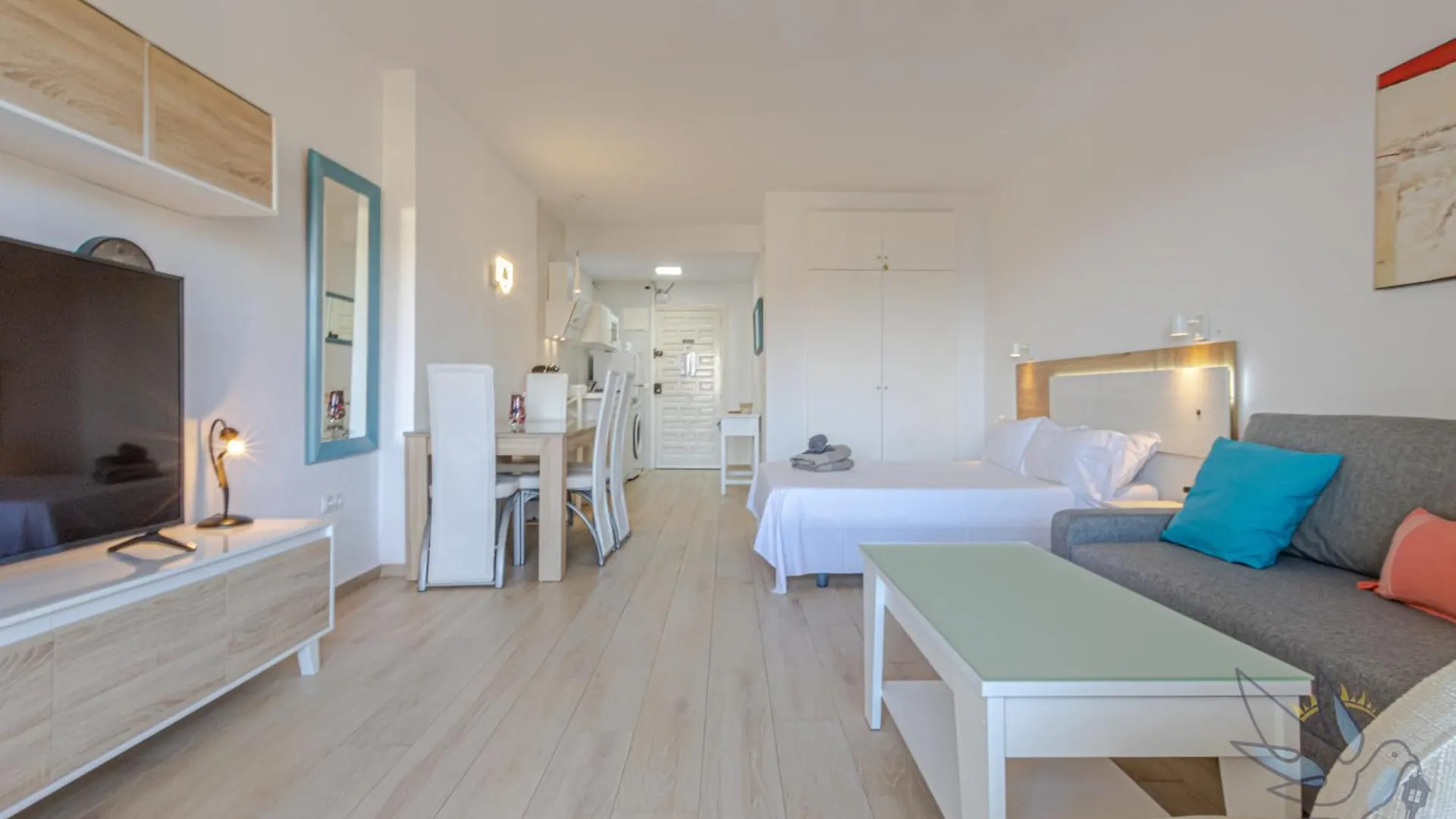 Benal beach suite, estudio con parque acuático y vistas al mar. Benalmádena