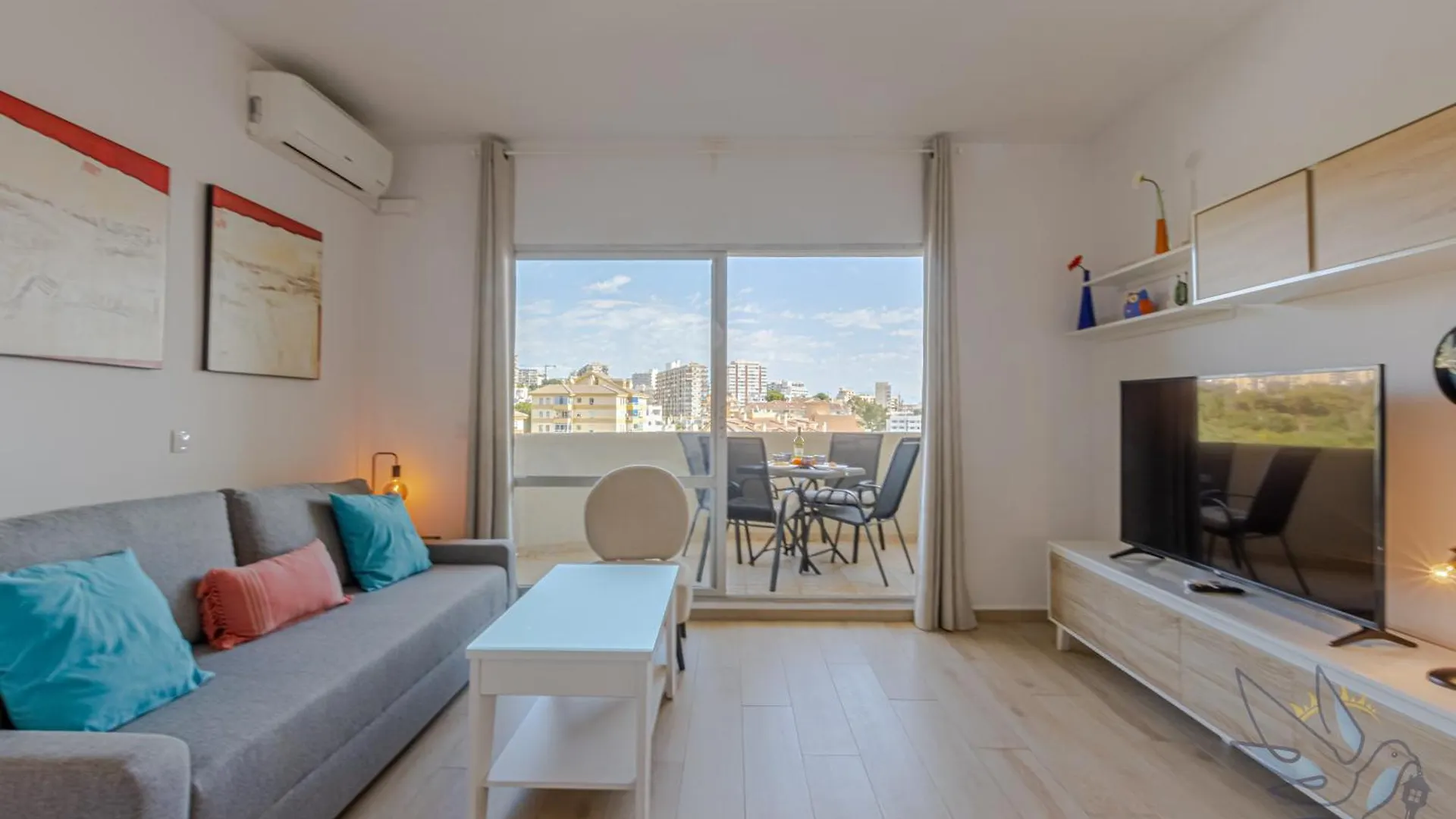 Benal Beach Suite, Parque Acuatico Y Vistas Al Mar Benalmadena 0*,  Spain